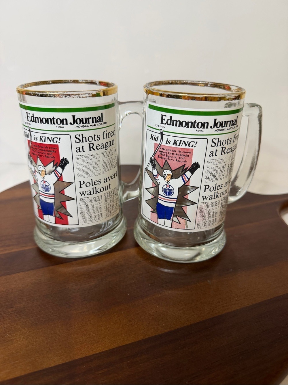 VTG 1981 Wayne Gretzky Edmonton Journal Glass Beer Mug Kid Is King Oilers Set 2